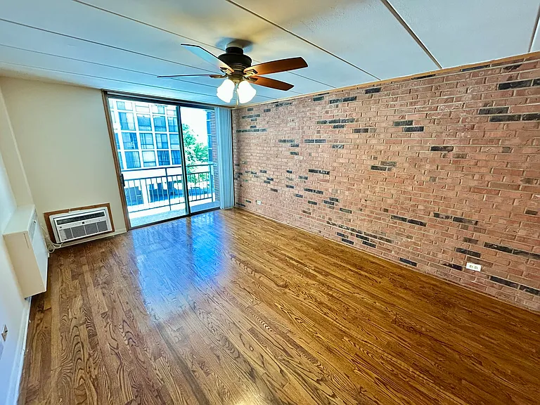 2340 N Commonwealth Ave — Photo 36