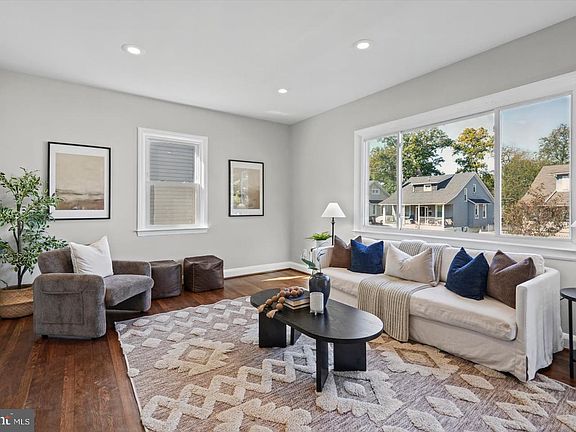 4th image of 3703 Ferndale Ave