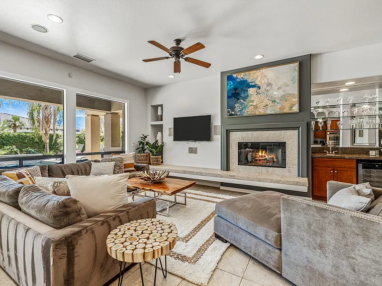 Serenity Ave — Photo 2