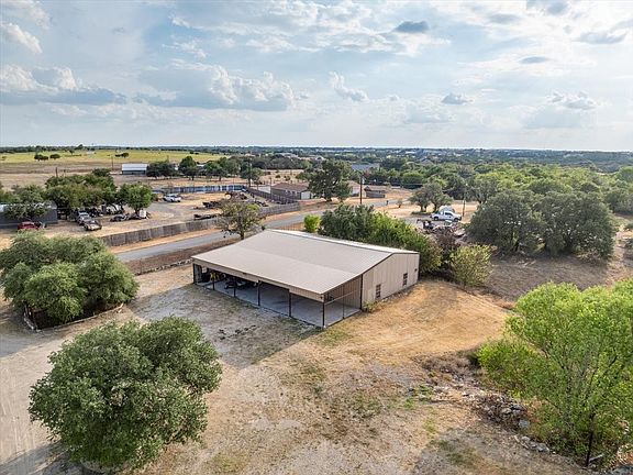 3rd image of 3601 Oak Cir