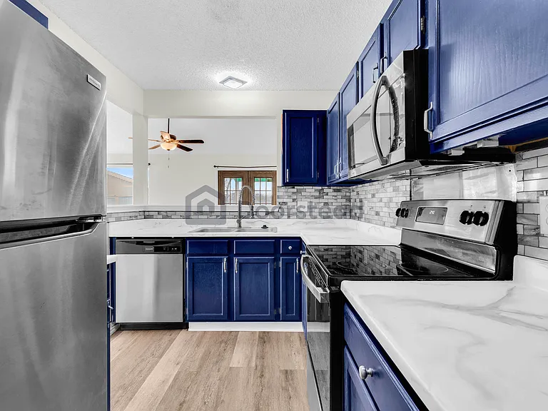 7407 Alverstone Way — Photo 2