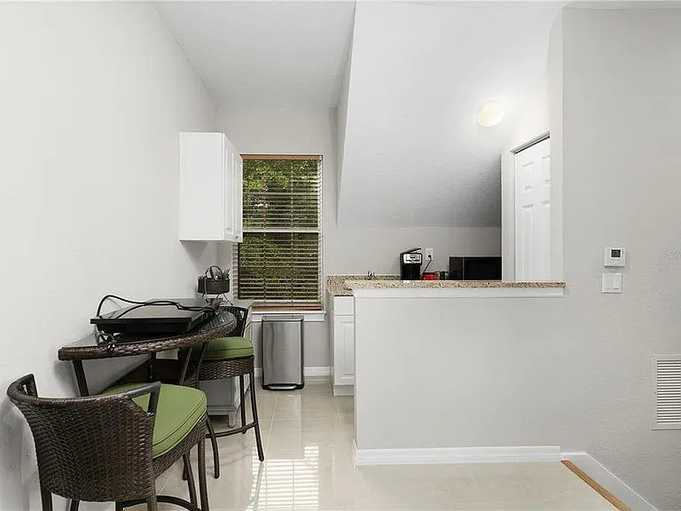 216 Eastpark Dr — Photo 56