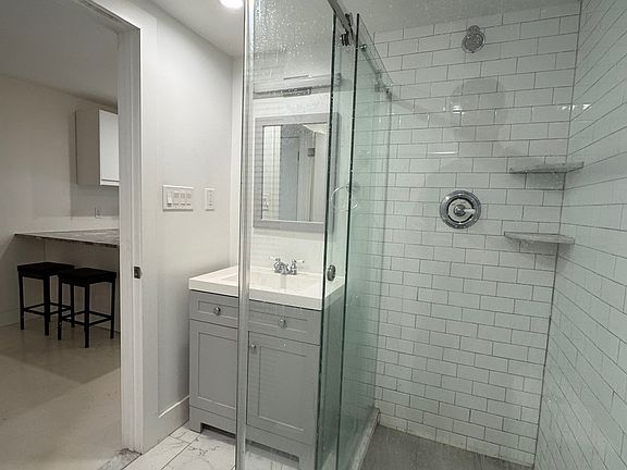5th image of 1634 N Calvert St #2