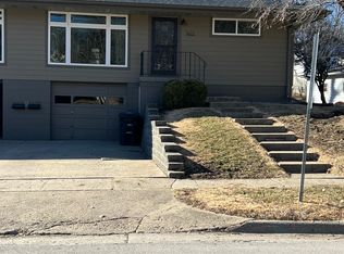 1422 Cummins Pkwy, Des Moines, IA 50311