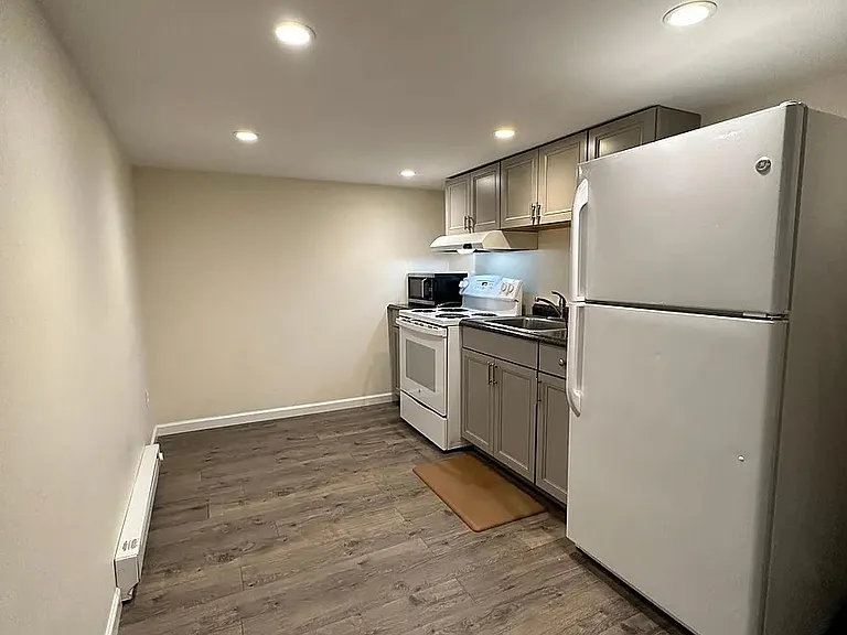 12 Grant St #1 — Photo 5
