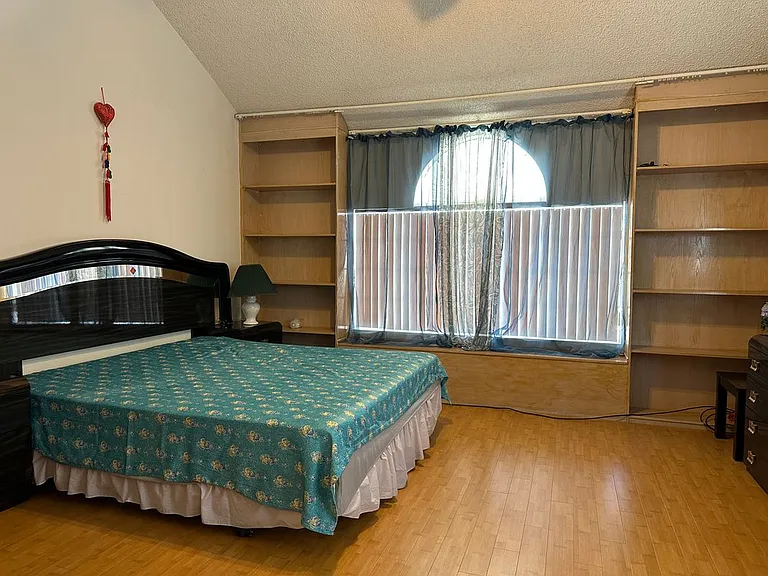 4146 Rowland Ave — Photo 7