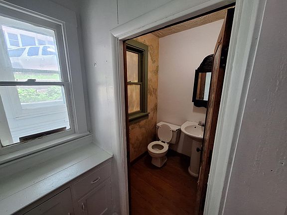 5th image of 3518 Lincoln Blvd