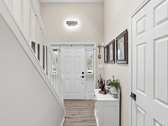 5th image of 3350 Village Dr