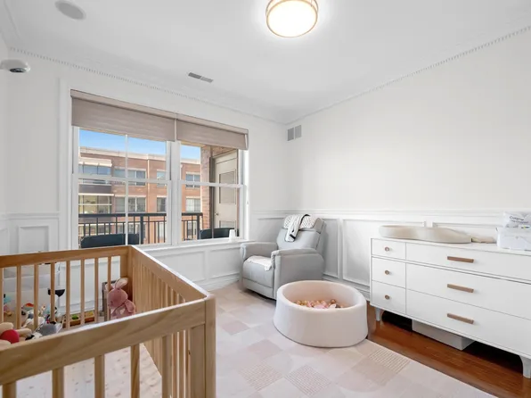 22 Avenue At Port Imperial image 17 of 31