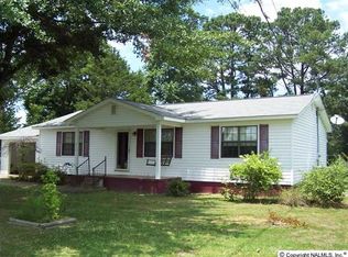 913 Nelson Rd, Albertville, AL 35950