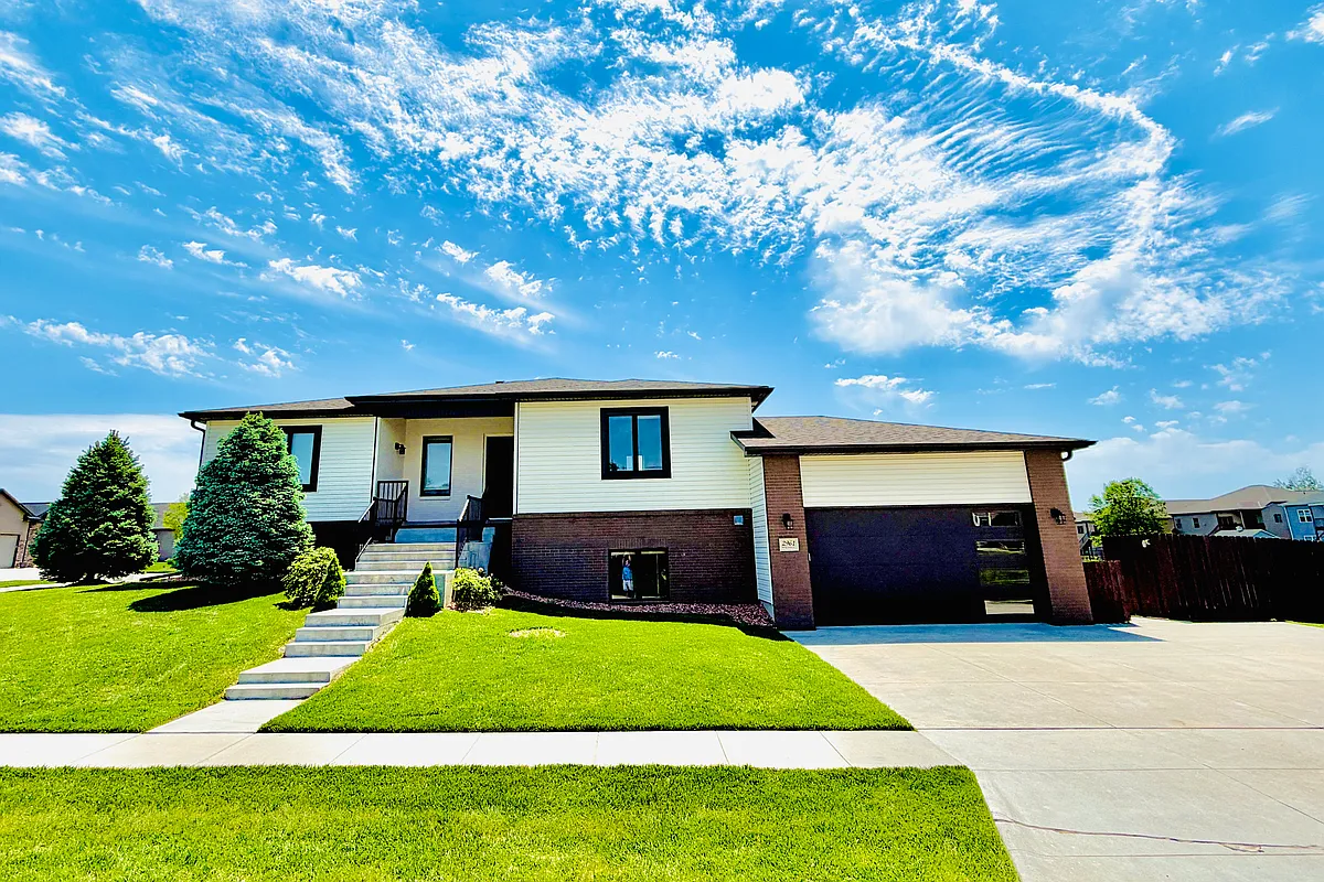 Building Photo - 2961 Valley Stream Dr