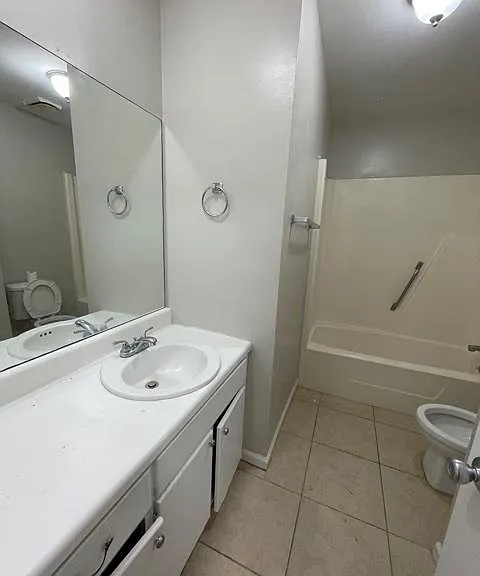 1307 Summer Cir SW — Photo 2