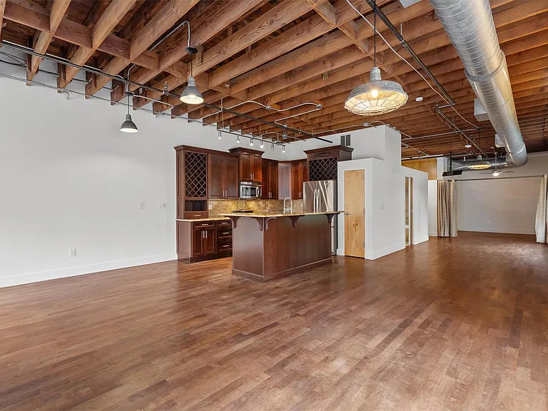 411 Brazos St #224 — Photo 9