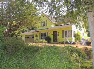 1126 E Main St, Silverton, OR