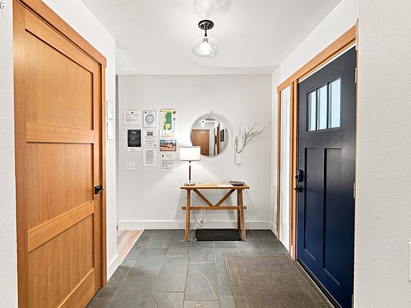 5th image of 202 S Quadrant St