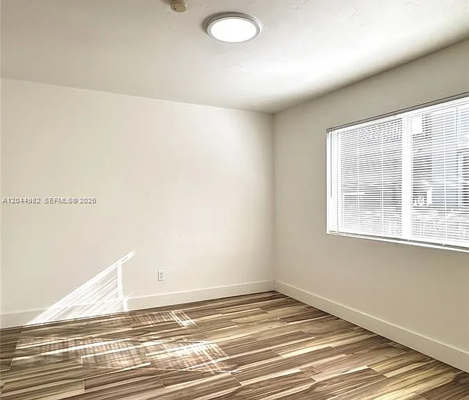120 NE 55th St #4 — Photo 6