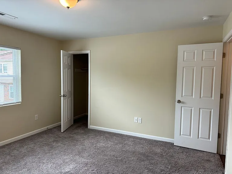 2345 Carmine St — Photo 11