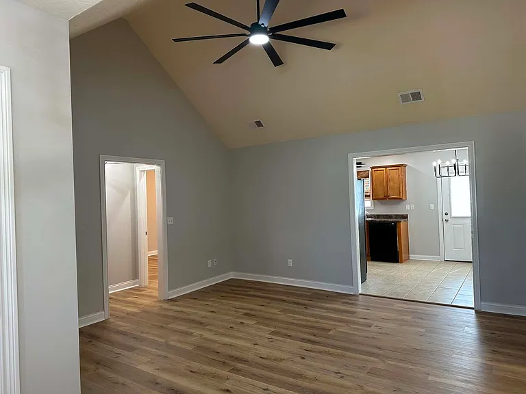 166 Applewood Ln — Photo 4