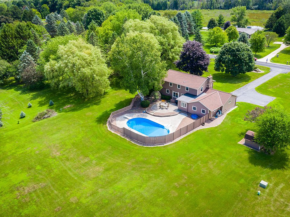 1st image of 2022 Deerfield Dr