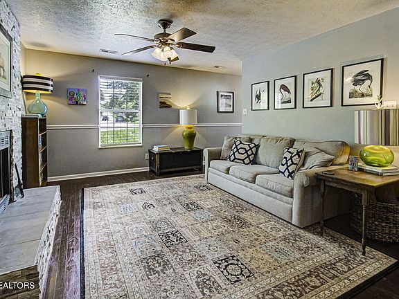 4th image of 8320 Clearwater Ct