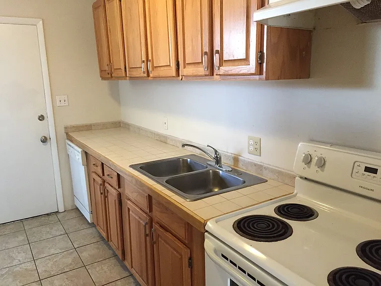 724 River St — Photo 3