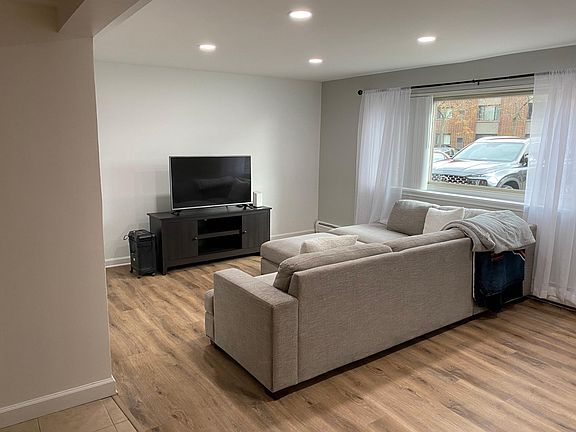 4th image of 2021 S Wolf Rd #2-118