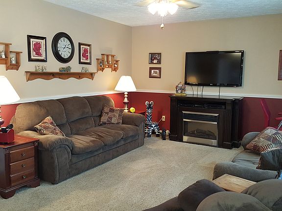 3rd image of 1212 Diana Ct
