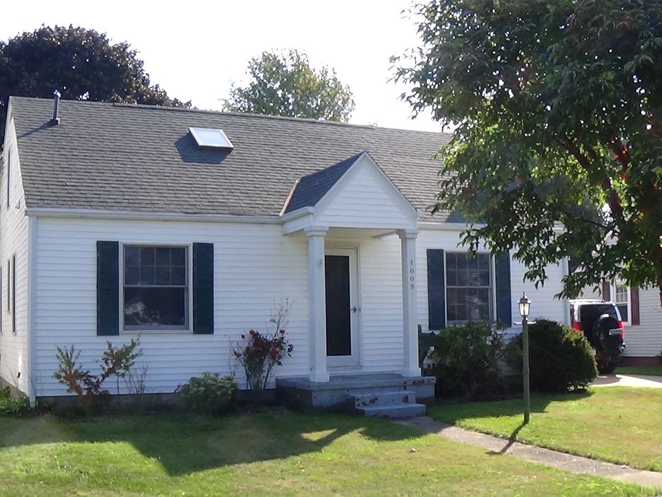 1st image of 1009 Grant Ave