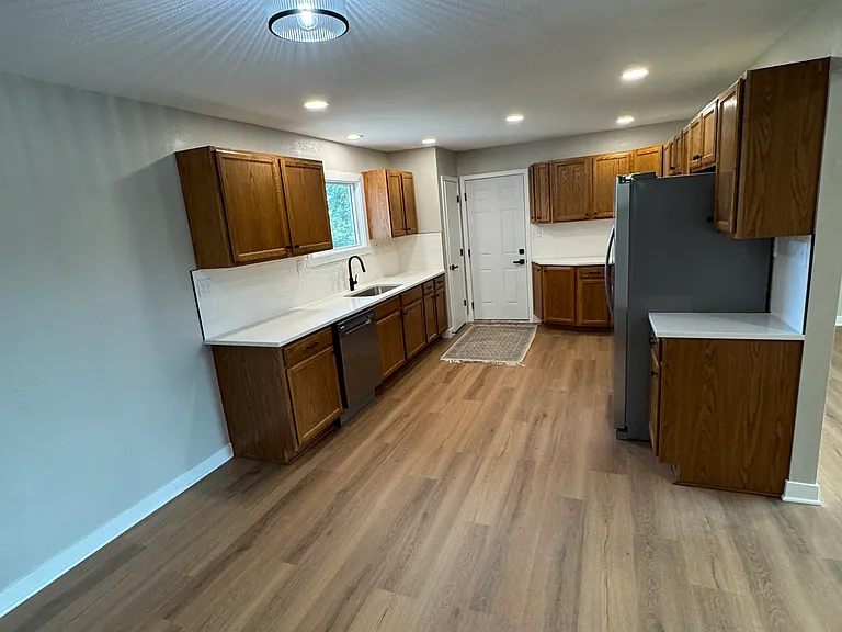 2324 Elm St — Photo 5
