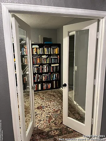 4 bed, 2.5 bath, 2431 sqft, $2,100 — Photo 4