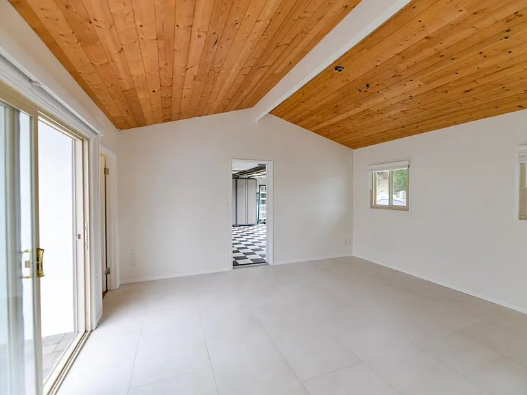 2345 S Ola Vis — Photo 11