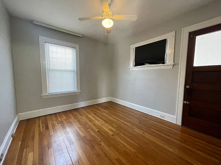 1143 Cranford Ave — Photo 8