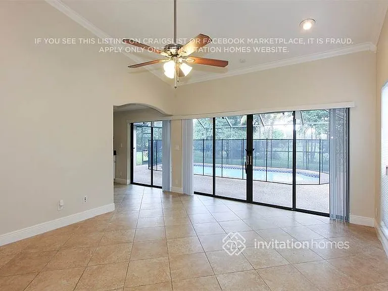 7002 NW 38th St — Photo 7