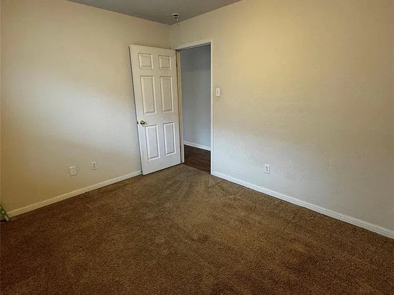 8613 Talyne Chaise Cir #B — Photo 7