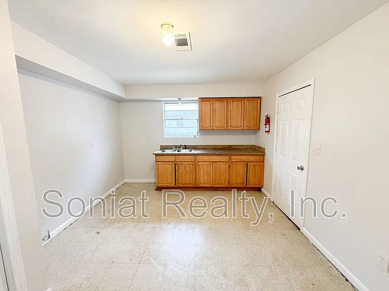 3400 Elysian Fields Ave — Photo 5