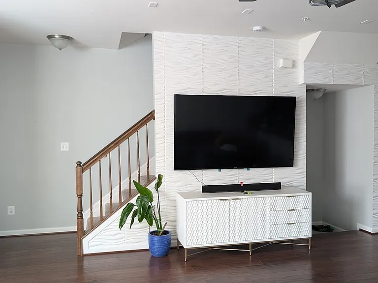 7821 Taggart Ct — Photo 2