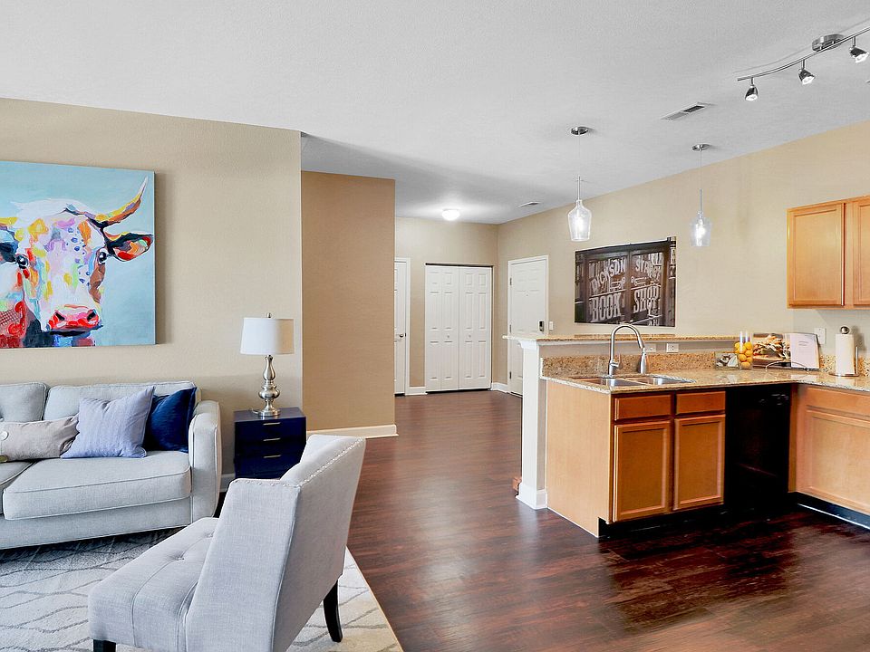 Living Room Mountain Ranch Apartments