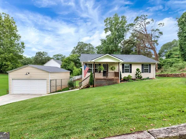 152 Russ Cir, Clarkesville, GA 30523