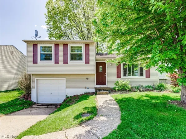 4952 Piccadilly St SW, Canton, OH 44706