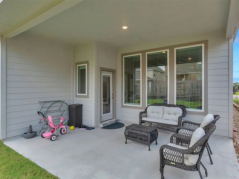 563 Saturnia Dr — Photo 29