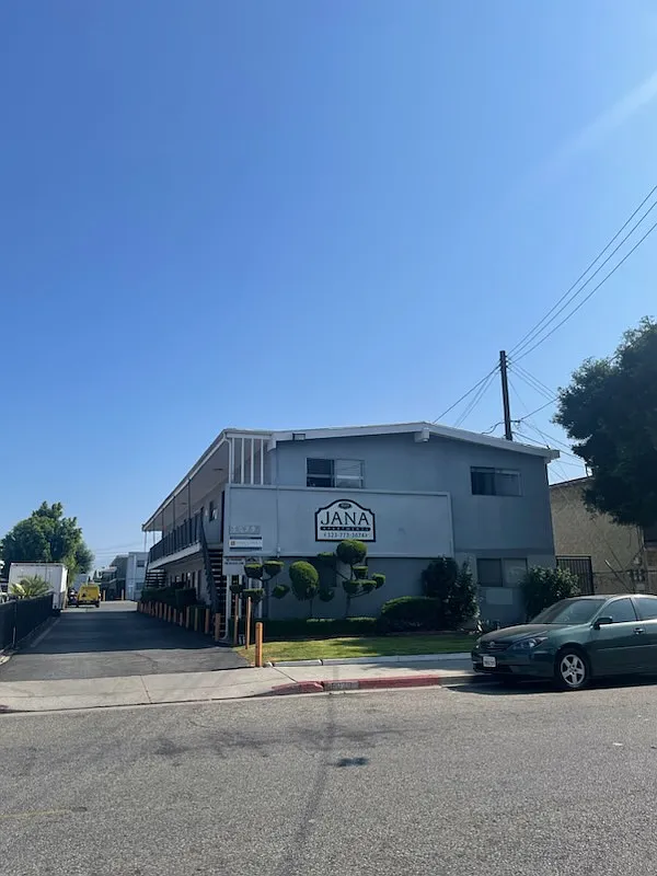 Jana Apartments — Photo 1