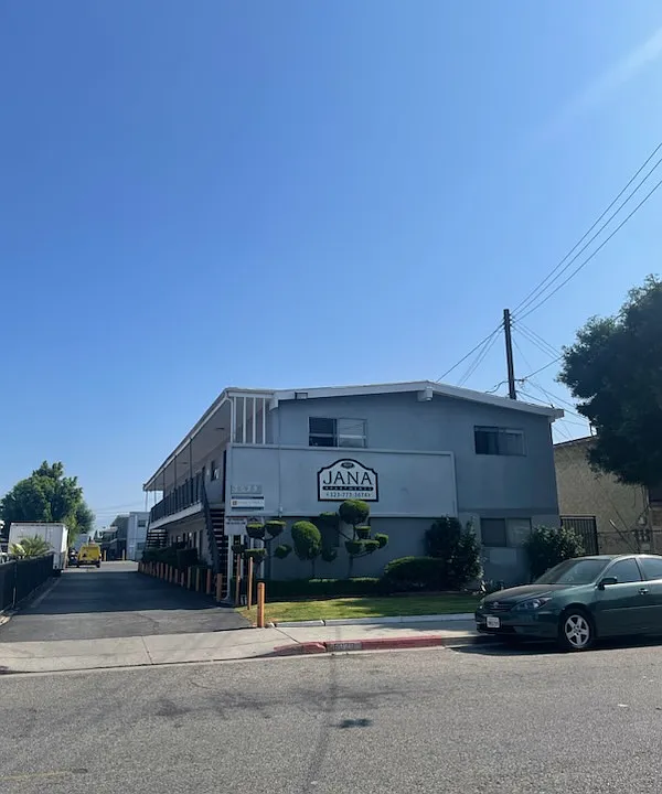 Jana Apartments