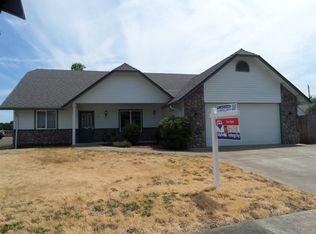 1091 Cedar Ct, Creswell, OR 97426