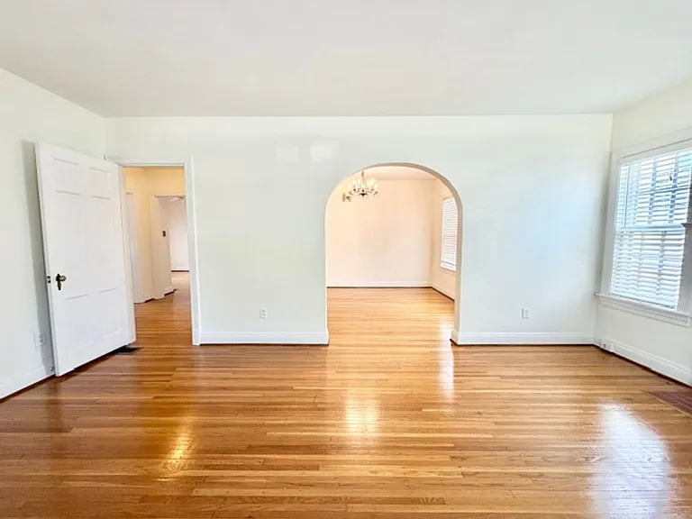 2414 Brighton Dr — Photo 6