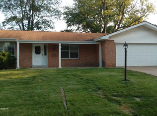 12 Fox Creek Rd, Belleville, IL 62223