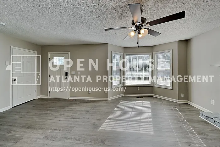 107 Ivy Trace Ln — Photo 3