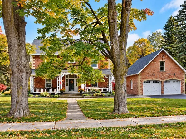 214 Elm St, Clearview, ON L0M 1S0
