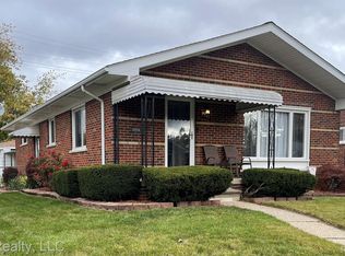 7501 State Park, Center Line, MI 48015