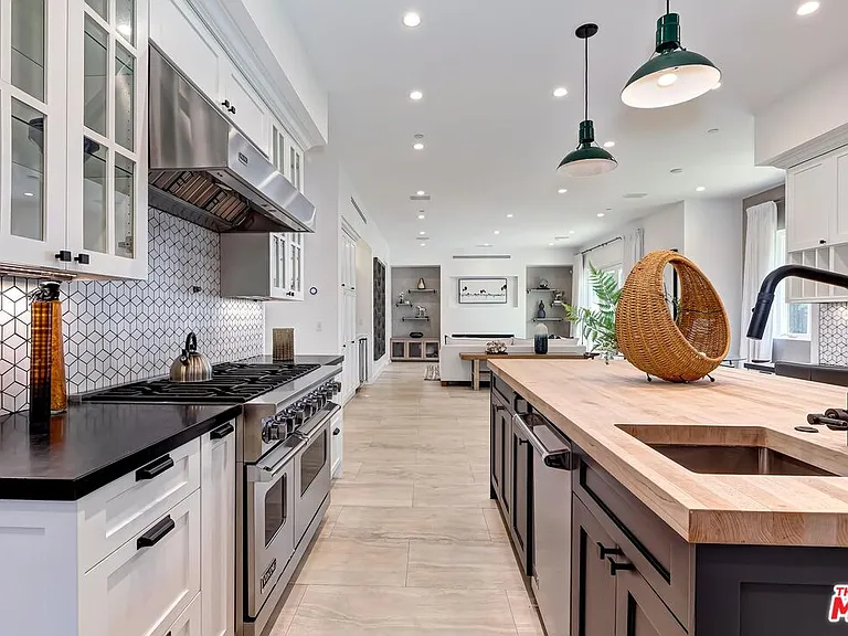 9767 Monte Mar Dr — Photo 18