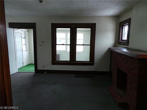 3rd image of 393 Westwood Pl